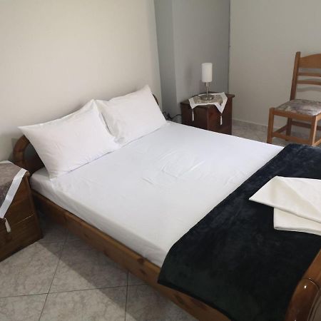 Panos & Antzy Apartments Каламата Екстер'єр фото