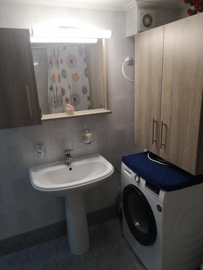 Panos & Antzy Apartments Каламата Екстер'єр фото