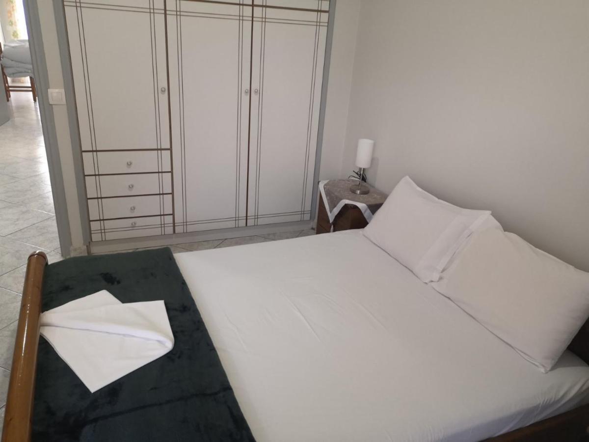 Panos & Antzy Apartments Каламата Екстер'єр фото