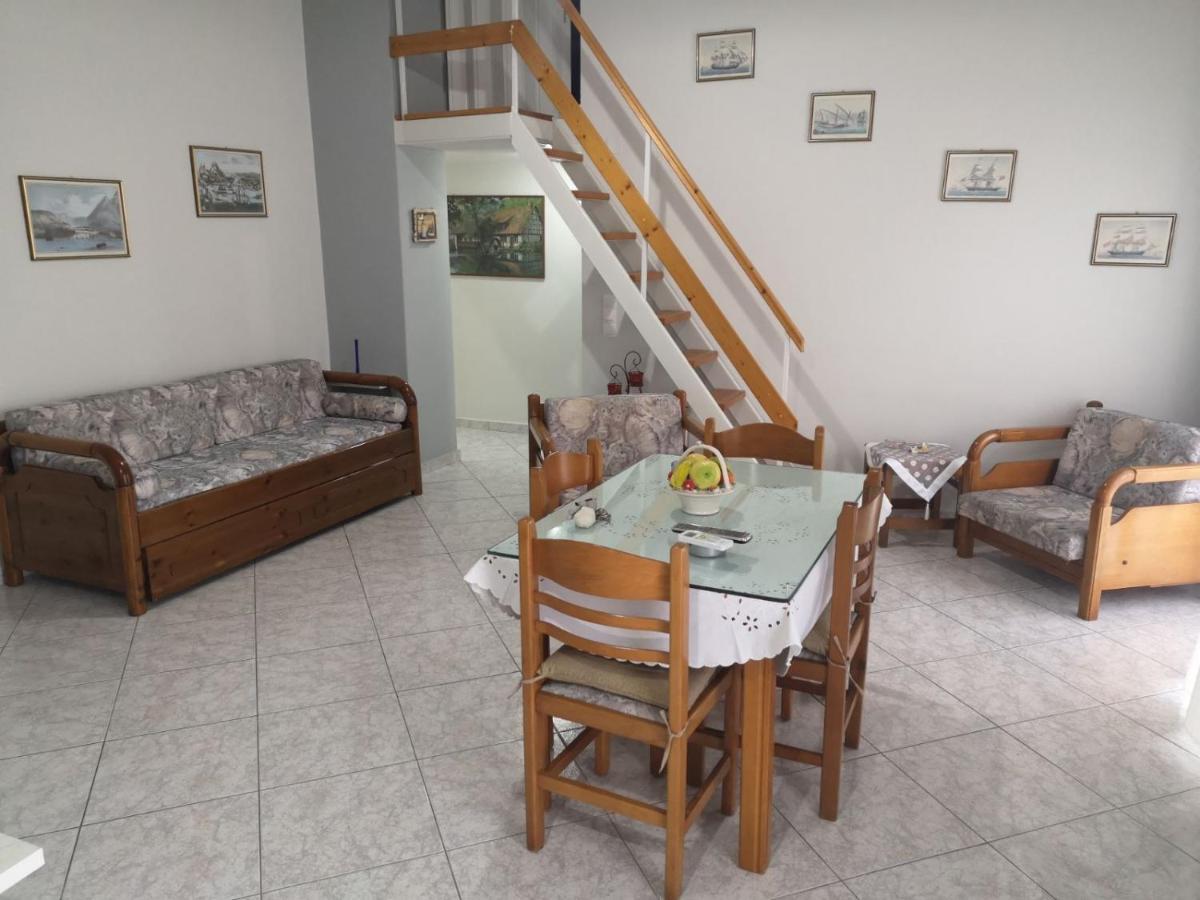 Panos & Antzy Apartments Каламата Екстер'єр фото