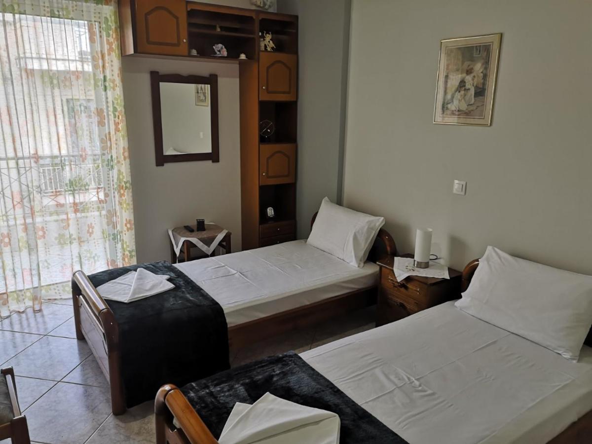Panos & Antzy Apartments Каламата Екстер'єр фото