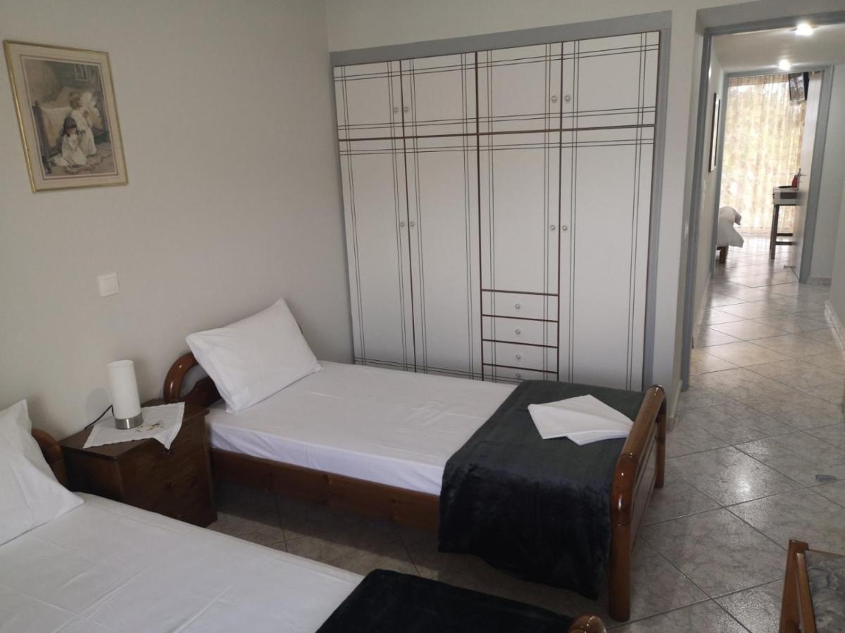 Panos & Antzy Apartments Каламата Екстер'єр фото