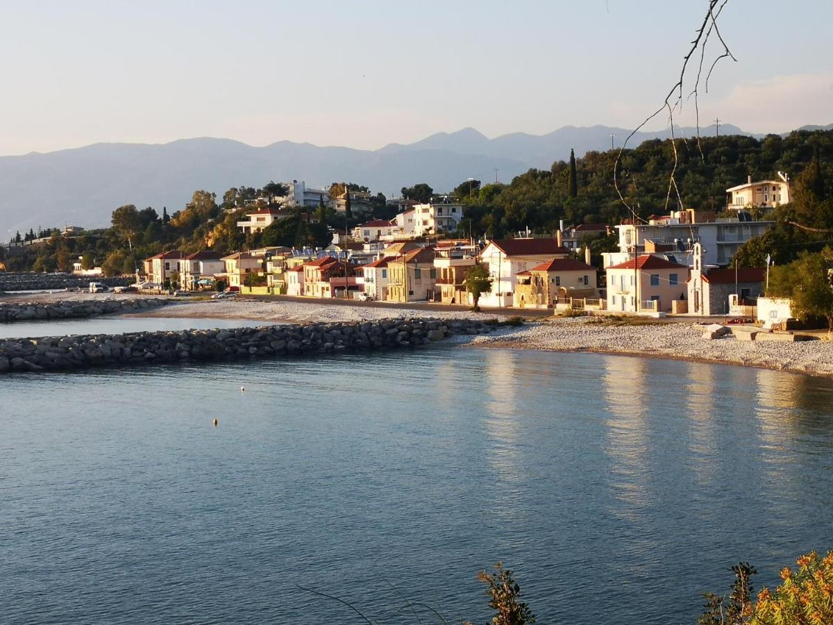 Panos & Antzy Apartments Каламата Екстер'єр фото